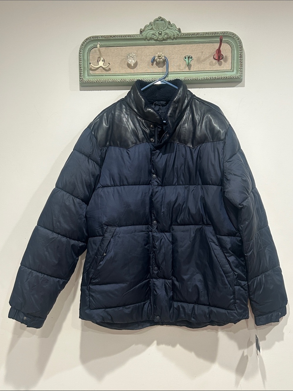 Lucky Brand Men's Navy Puffer Jacket with Black Shoulder Panels large new wi tag - Picture 1 of 8